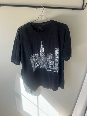 PacSun Black Tee with White New York Skyline Graphic